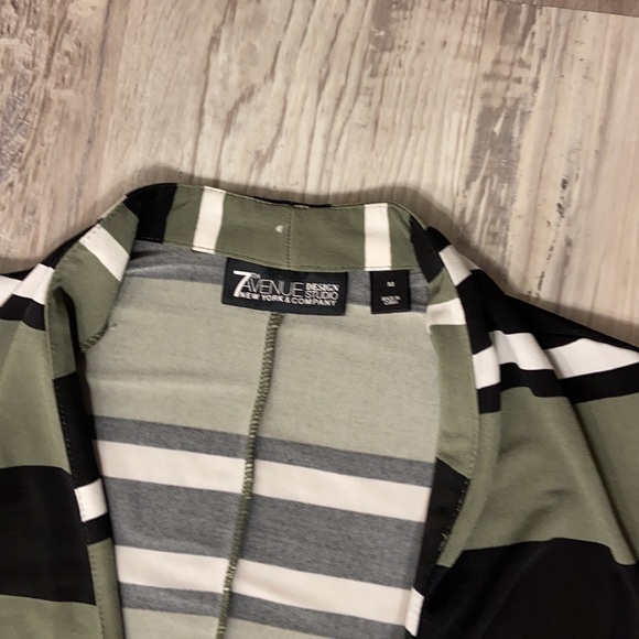 7th Avenue Design Studio sleevesless top - Picture 6 of 9